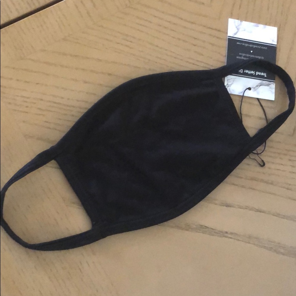 2 for $30. Black & white leopard print mask - Picture 4 of 11